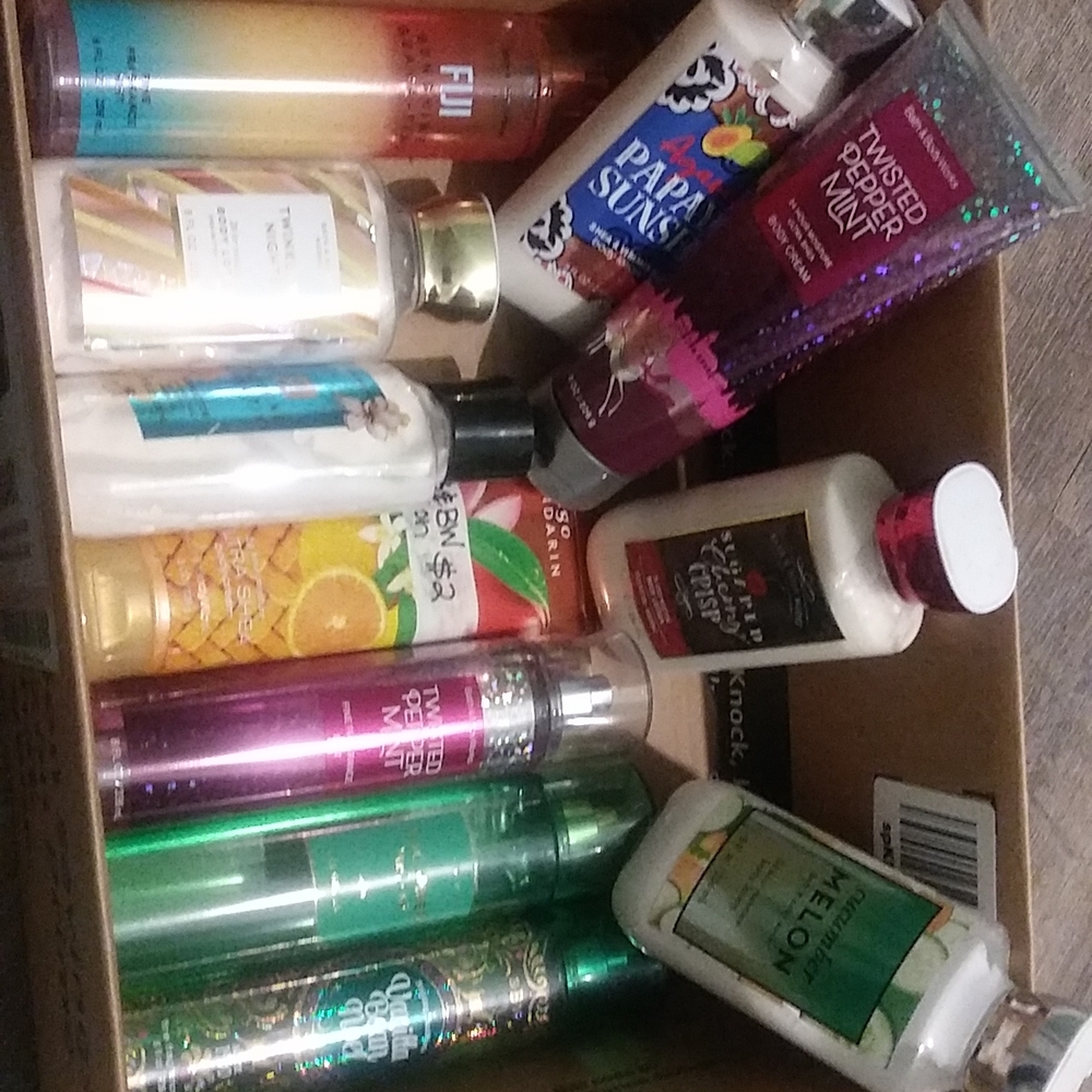 #42) Assorted Bath And Body Works Items